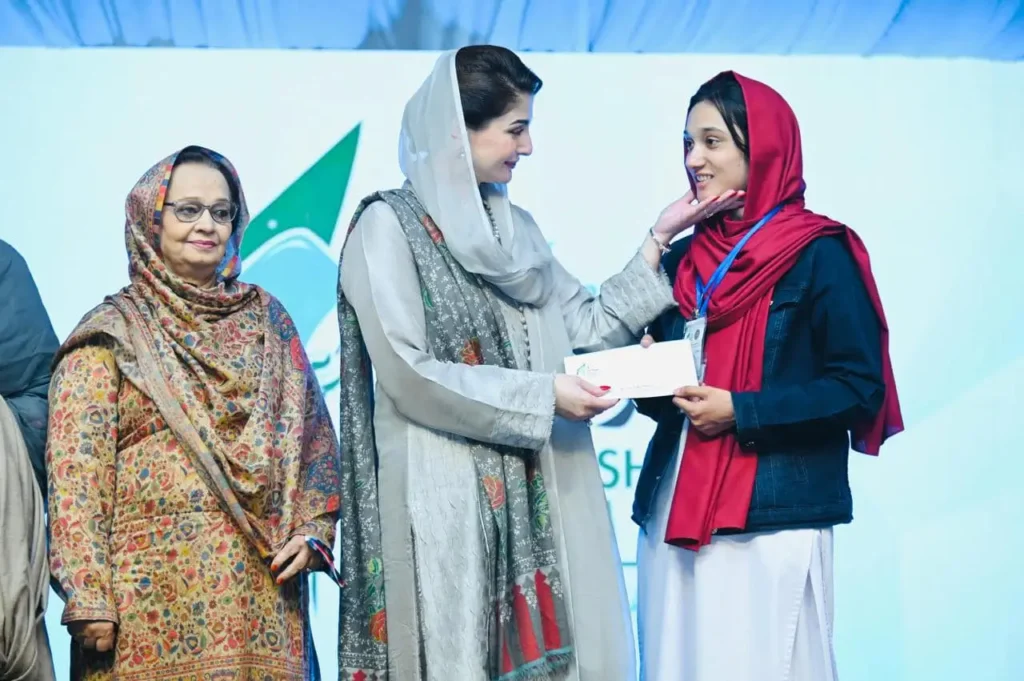 Chief Minister Maryam Nawaz Distributed Honahaar Scholarship Cheques to Students